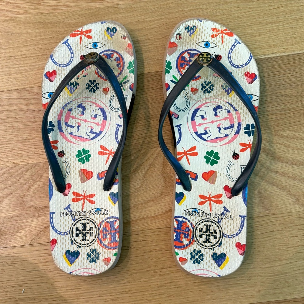 Tory Burch Lucky Charm flip flops Size 9/10